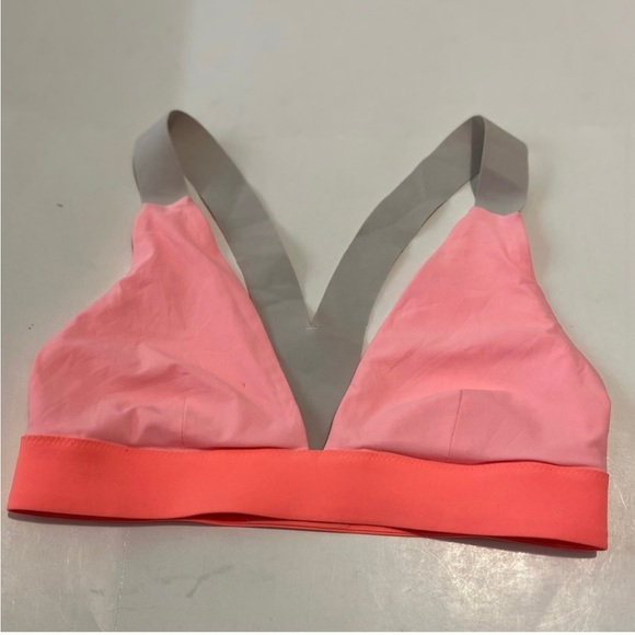 NWOT Lulu lemon Sandy Savasana Swimming Top Size 4 - Picture 2 of 4